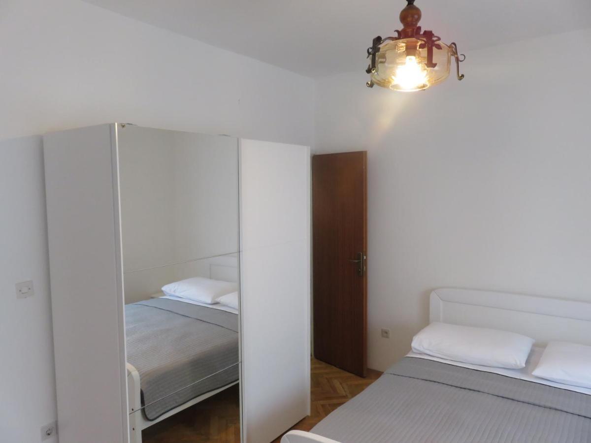 Apartmani Mm Starigrad Paklenica Eksteriør bilde