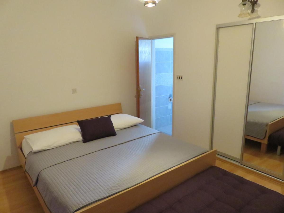 Apartmani Mm Starigrad Paklenica Eksteriør bilde